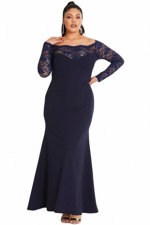 Темно-синее платье-русалка с открытыми плечами и кружевными рукавами