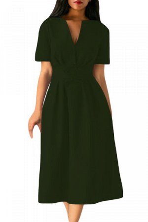 Темно-зеленое платье с короткими рукавами и пышной юбкой в складку