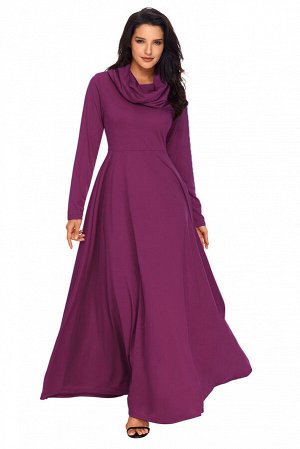 Пурпурное приталенное платье с воротом-хомутом и расклешенной длинной юбкой
