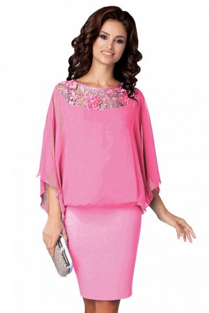 Розовое платье миди с шифоновой накидкой-пончо и кружевной кокеткой