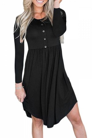 Черное приталенное платье с пуговицами на лифе и асимметричной юбкой