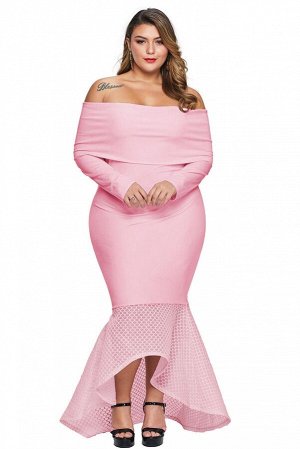 Розовое платье-русалка с широким отворотом на плечах и удлинением сзади