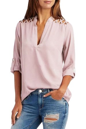 Розовая блуза со шнуровкой на плечах и хлястиками на рукавах