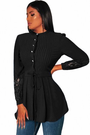 Черная блуза с баской, кружевом на рукавах и плиссировкой на груди