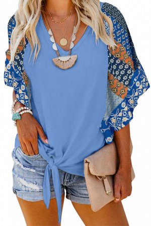 Голубая свободная блуза с широкими рукавами и орнаментированным принтом