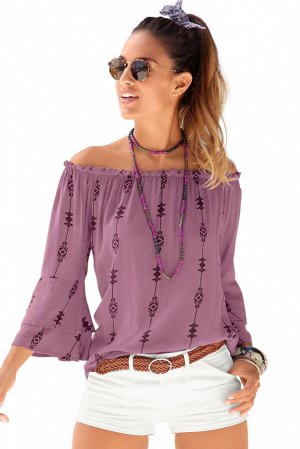 Лиловая блузка с цветочным орнаментом и открытыми плечами