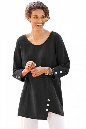 Черная блуза с длинными рукавами и асимметричной линией пуговиц