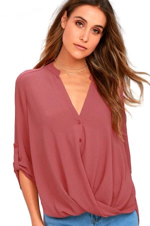Темно-розовая блуза с узлом-запахом и хлястиками на рукавах