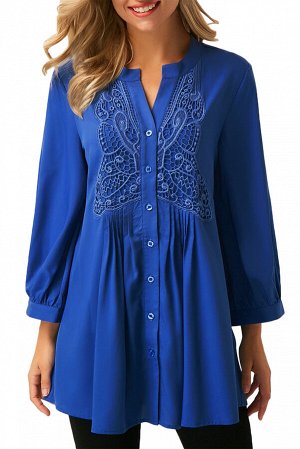 Синяя блуза на пуговицах с кружевной отделкой и сборками