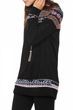 Черный свитер с полосами геометрического орнамента