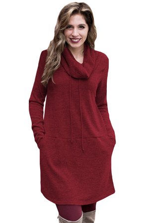 Бордовое платье-свитер с карманами и воротником-хомутом