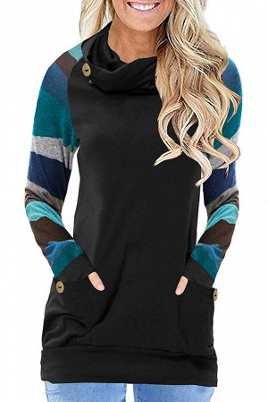 Черный свитер с карманами и разноцветными полосатыми рукавами