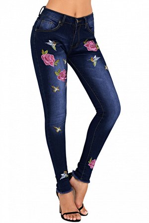 Темно-синие зауженные джинсы с цветочной вышивкой