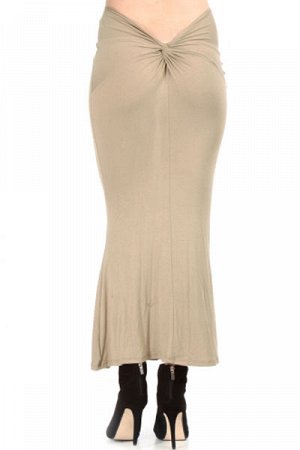 Молочная обтягивающая юбка макси с перекрутом сзади