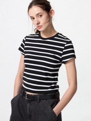 UNIQLO - полосатая укороченная футболка 09 BLACK