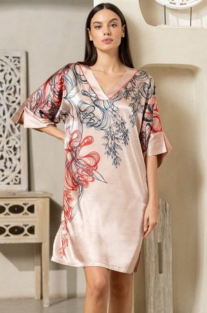 Muse 7395 Короткая туника Mia-Amore свободно силуэта с широким рукавом, которая выполнена из искусственного шелка с монопринтом, расположенным на полочке и контрастным кантом в виде отделки. В боковых