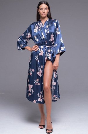 Viola 7509 Длинный запашной халат Mia-Amore с рукавами длиной 7/8 выполнен из принтованного смесового шёлка. Рукава декорированы по низу широким манжетом и контрастным кантом. Халат комплектуется широ