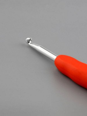 Крючок для вязания, с силиконовой ручкой, d=4.5 мм, 14 см, красный