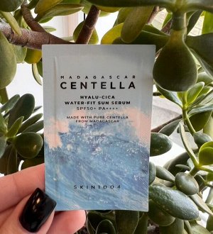 (пробник) Солнцезащитная сыворотка, SKIN1004 Madagascar Centella Hyalu-Cica Water-Fit Sun Serum SPF50+ PA++++