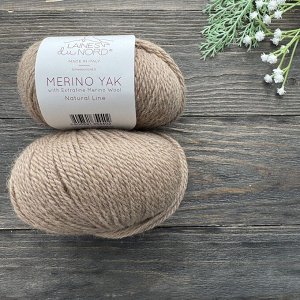 Пряжа Merino Yak Шерсть мериноса 70%, альпака 15%, як 15%, 50 гр/115 м