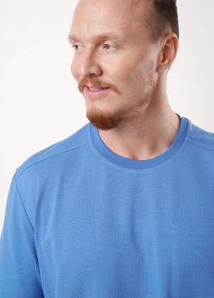 Футболка. Цвет: т.голубой
