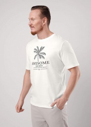 Футболка. Цвет: молочный