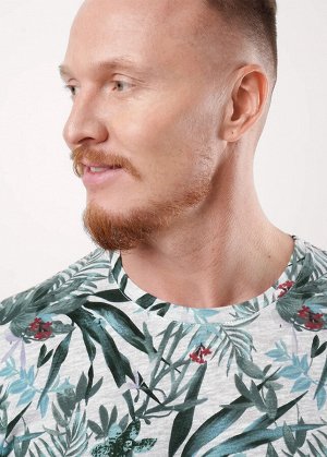 Футболка. Цвет: молочный/зелёный