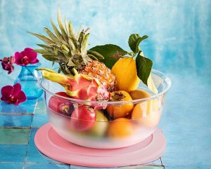 СК Чаша сервировочная 2,1 л, 1шт  - Tupperware® с розовой крышкой.