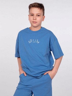 Футболка. Цвет: синий