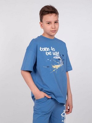 Футболка. Цвет: синий