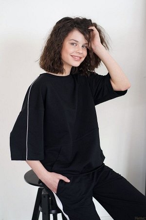 Черная толстовка с коротким рукавом для девочки