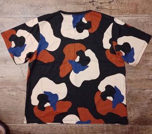 Футболка от коллаборации "Uniqlo Marimekko"