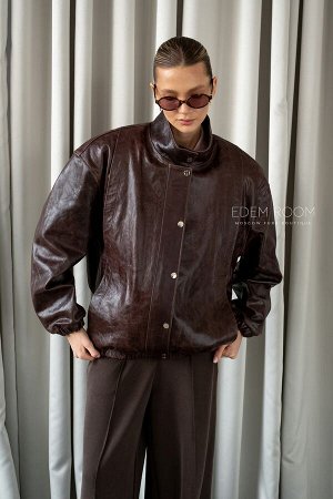 Удлинённый бомбер из кожи