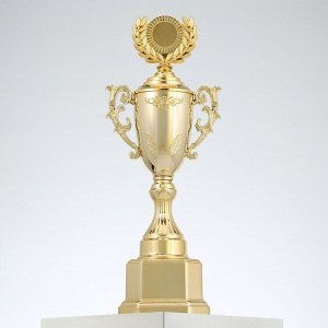Кубок 122D, наградная фигура, золото, подставка пластик, 29,5 x 11 x 8 см.