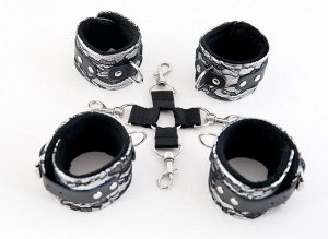 Кружевной бондажный комплект TOYFA Marcus (сцепка, наручники и оковы), серебряная