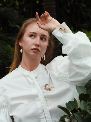 Брошь «Птичка-синичка», цветная в золоте