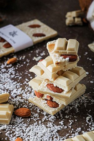 Шоколад кокосовый с миндалём и кокосовой стружкой 100 гр