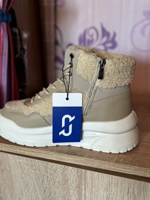 Женские ботинки, цвет бежевый иск. мех/иск. кожа р.39