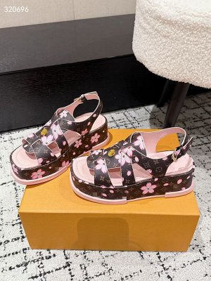 Босоножки женские кожаные