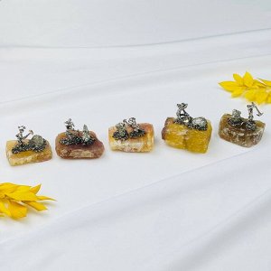 Фигурка Старатель на Флюорите с Пиритом