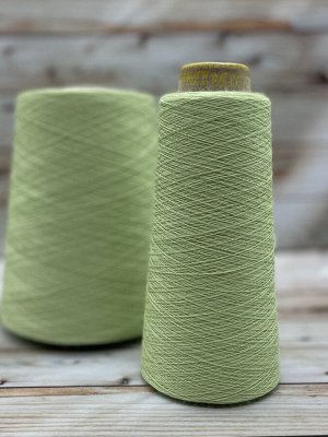Пряжа для вязания 100 гр., 100% меринос гребенной  1600м100г Lettuce green (салат)