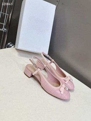 Босоножки женские кожаные