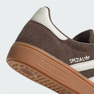 Adidas Handball Spezial — ретро-минимализм с городским характером