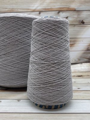 Пряжа для вязания 100 гр, ESK 100% меринос  (пряжа кардная) 875м/100г Светло-серый