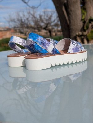 АБАРКАСЫ Босоножки - Абаркасы от испанского производителя AVARCA MENORQUINA · 4393 · AZUL