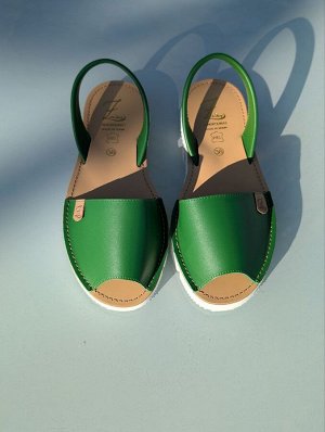 АБАРКАСЫ - ZAPATOS Босоножки-Абаркасы из натуральной кожи от AB.Zapatos · 3202 encina