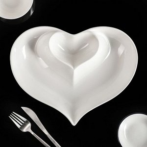 Блюдо с соусником «Сердце», 28*22*4 см, цвет белый