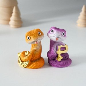 Фигурка полистоун «Змейка с символом богатства», 4x3.5x6.5 см, МИКС