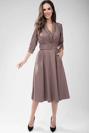 Платье Платье Teffi style 1446 мокко 
Состав ткани: Вискоза-32%; ПЭ-65%; Спандекс-3%; 
Рост: 164 см.

Платье женское полуприлегающего силуэта, отрезное по линии талии с подкладкой по юбке. Лиф с запа