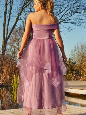Платье Chi Chi London Plus Size на одно плечо с сетчатой юбкой и глубоким подолом